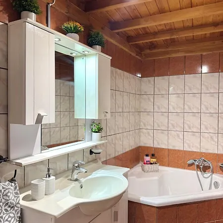 Nikos Apartman